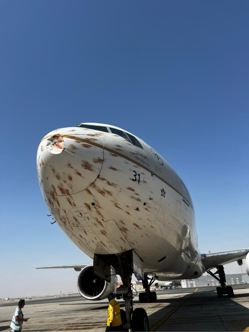Saudia Airlines Uçağına İnişte Kuş Çarptı 1 IMG 1811