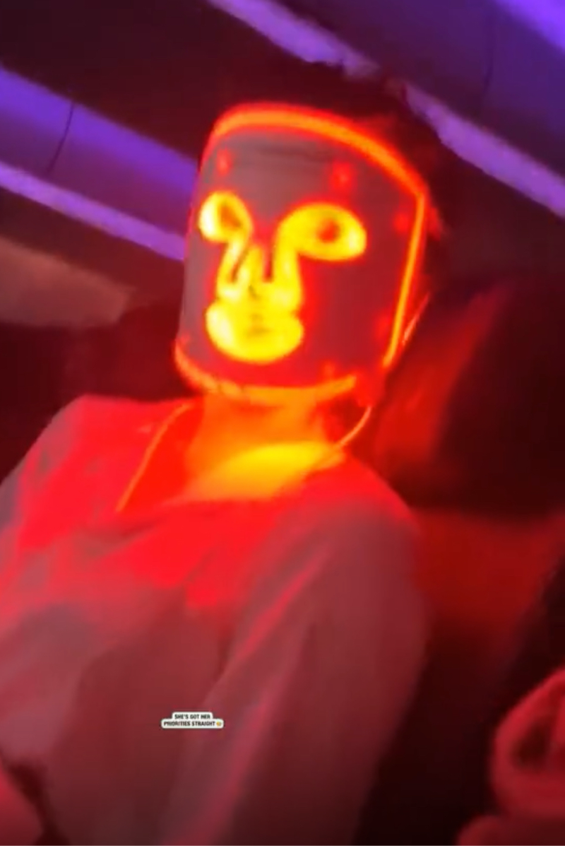 British Airways uçakta LED yüz maskelerinin kullanılmasını yasakladı! 1 IMG 2343