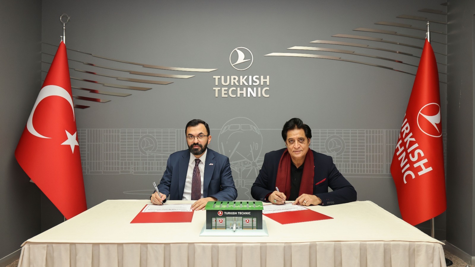 AirSial A320 Filosu ve Turkish Technic