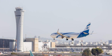 An-EL-AL-flight-lands-at-Ben-Gurion-1320x880