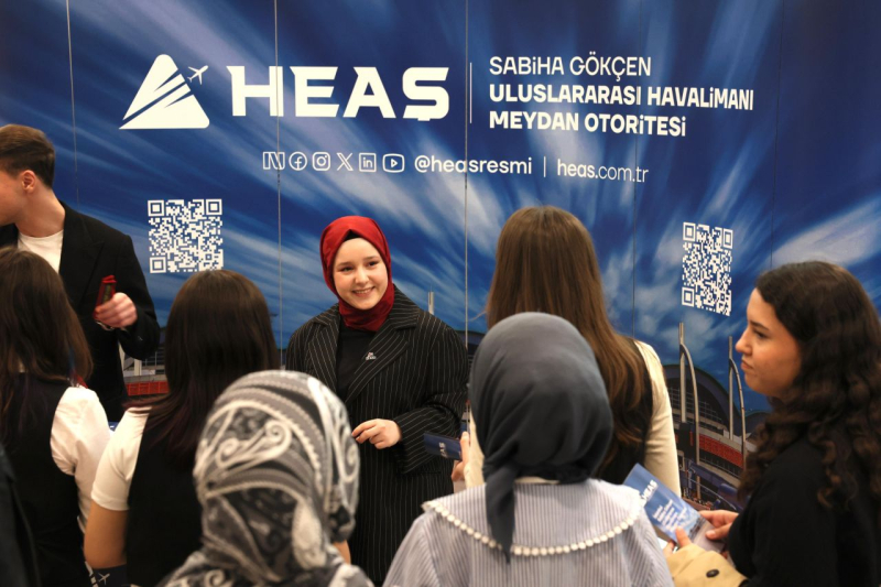 HEAŞ Genel Müdürü Faruk Kacır Erciyes Üniversitesi’nde gençlerle buluştu 2 heas 4 1 e1777402101752
