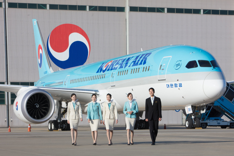 korean air hostes scaled e1777238314424