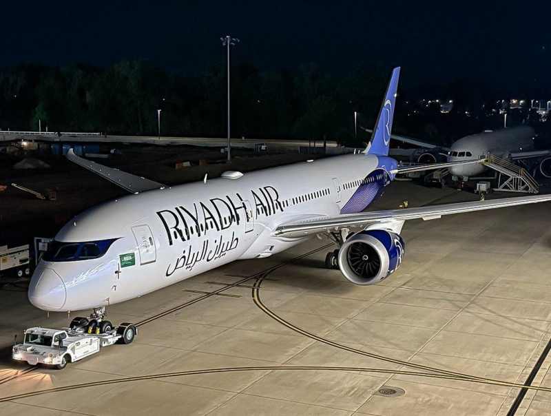 Riyadh Air ilk Boeing 787 Dreamliner uçağını filosuna kattı 1 20260530 2230132 e1780170120772