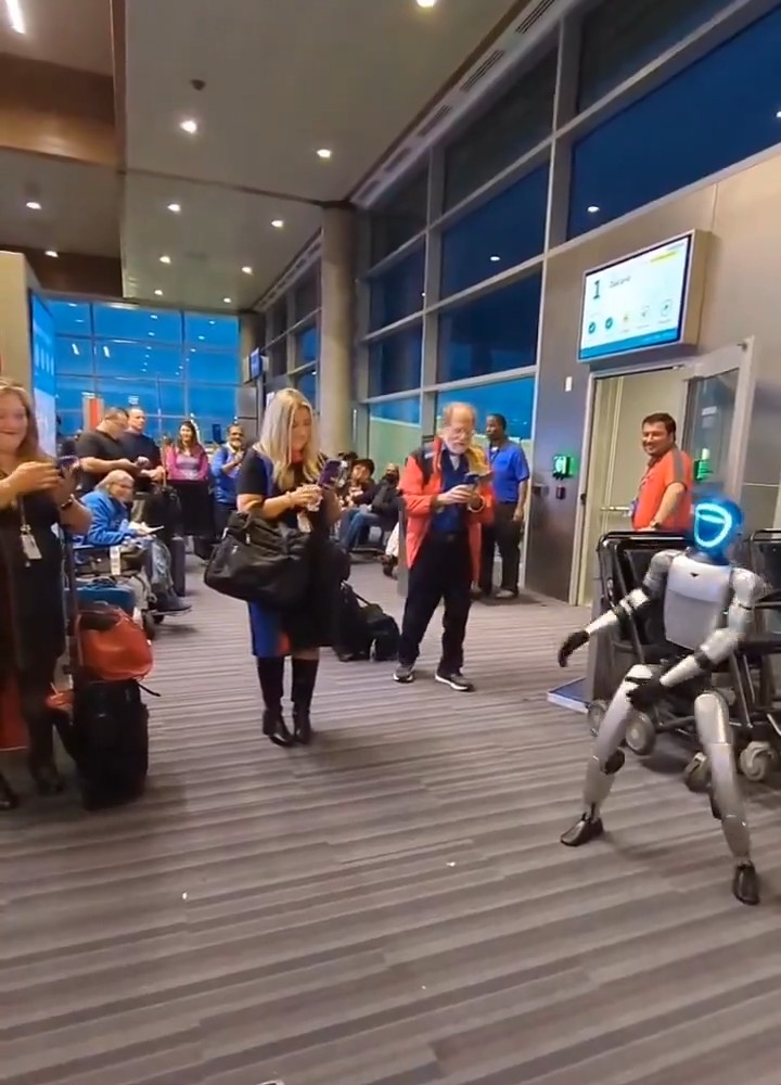 Southwest uçağı robot yolcu nedeniyle 1 saat gecikmeyle kalktı 1 rrr