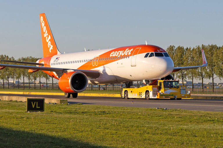 schiphol Easyjet A320neo 768x512 1