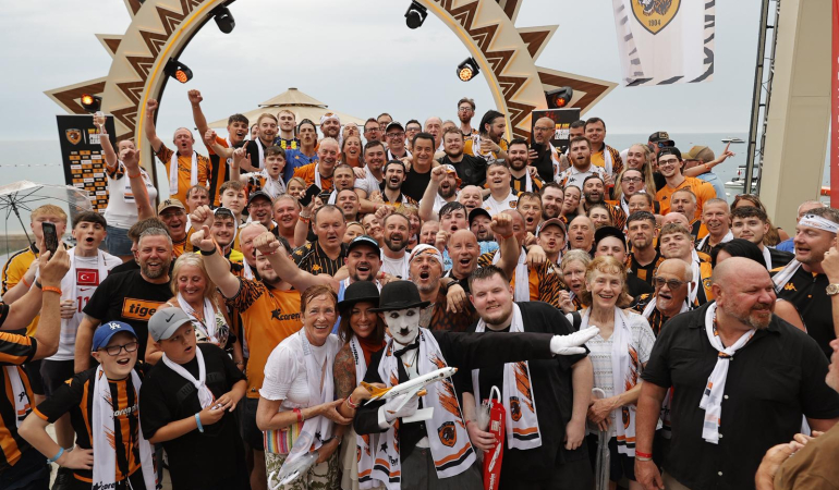 Acun Ilıcalı&Hull City Taraftar Grubu (1)