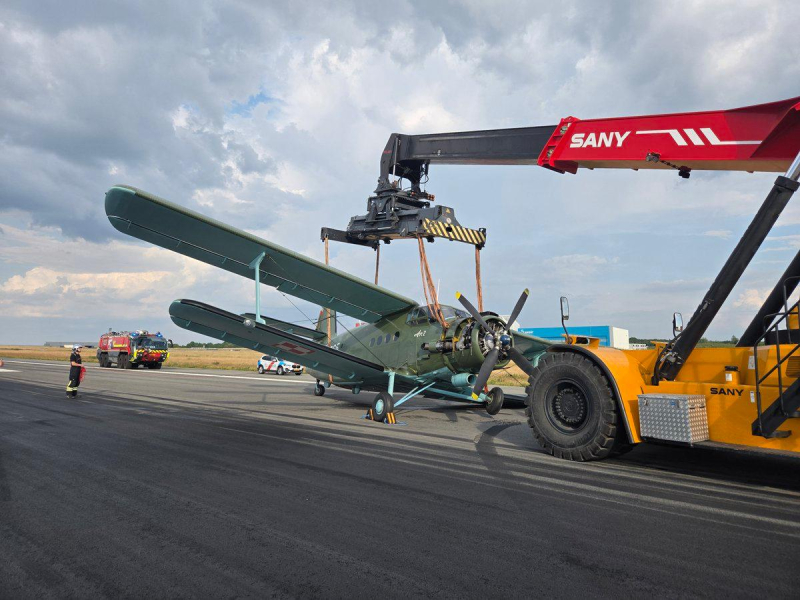 Tarihi An-2 uçağı Lüksemburg'ta inişte hasar gördü 1 IMG 20260622 203142 021 e1782150247571