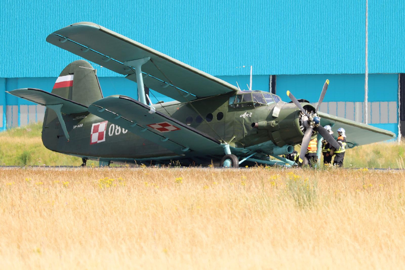Tarihi An-2 uçağı Lüksemburg'ta inişte hasar gördü 3 IMG 20260622 203154 597 e1782150334570