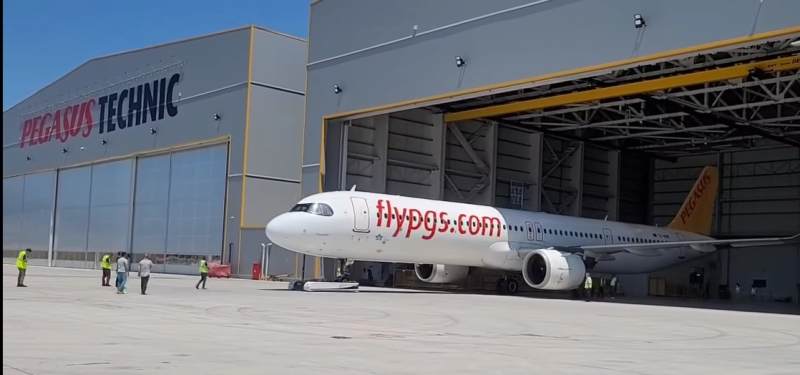 Pegasus hangarında yeni nesil uzaktan kumandalı pushback ekipmanı kullanılmaya başlandı 1 Screenshot 20260603 2018472 e1780510060404