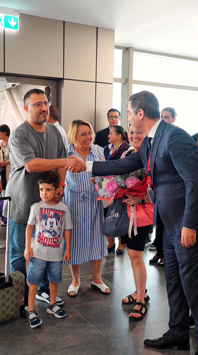Çukurova Havalimanı'nın AJet'le gelen 10 milyonuncu yolcusu törenle karşılandı 3 1