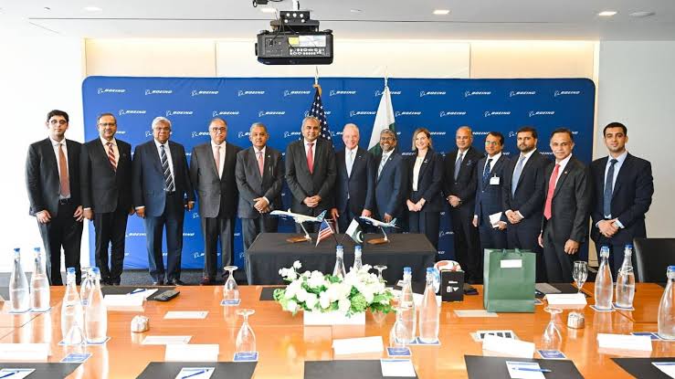 Pakistan International Airlines Boeing ile 16 yeni uçak alımı için görüşmelerini ilerletti 1 HNXb0mEaMAAtQ1j