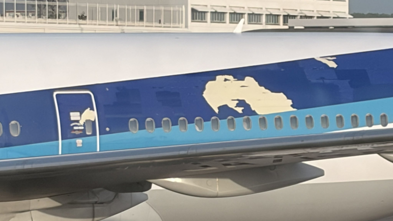 ANA’nın Boeing 777 uçağındaki boya aşınması dikkat çekti 1 HNgEg6ubsAArToR e1784418427592