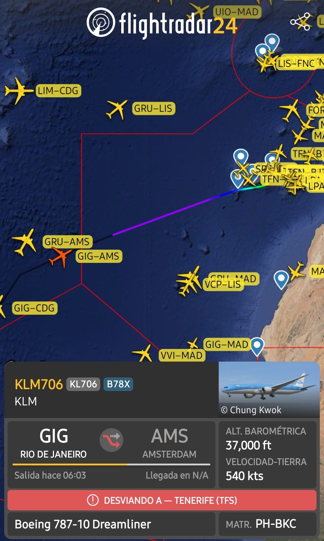 Rio-Amsterdam uçağı kalp krizi şüphesi yaşayan yolcu için Tenerife'ye acil iniş yaptı 1 HNqMt95XEAAvgku 1