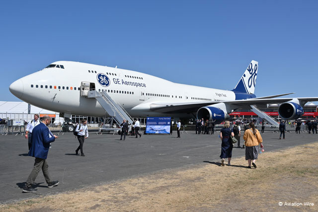 Eski JAL Boeing 747-400 Farnborough'da GE Aerospace'in test uçağı olarak sergileniyor 2 HNrYPGvW4AAywPw