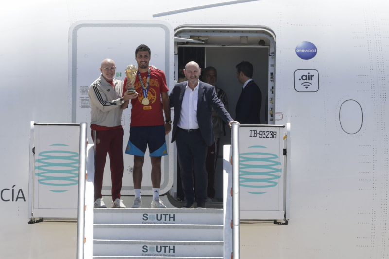 Dünya şampiyonu İspanya Milli Takımı Airbus A350 ile Madrid’e döndü 2 HNrypNCaEAM6MiZ e1784567179948