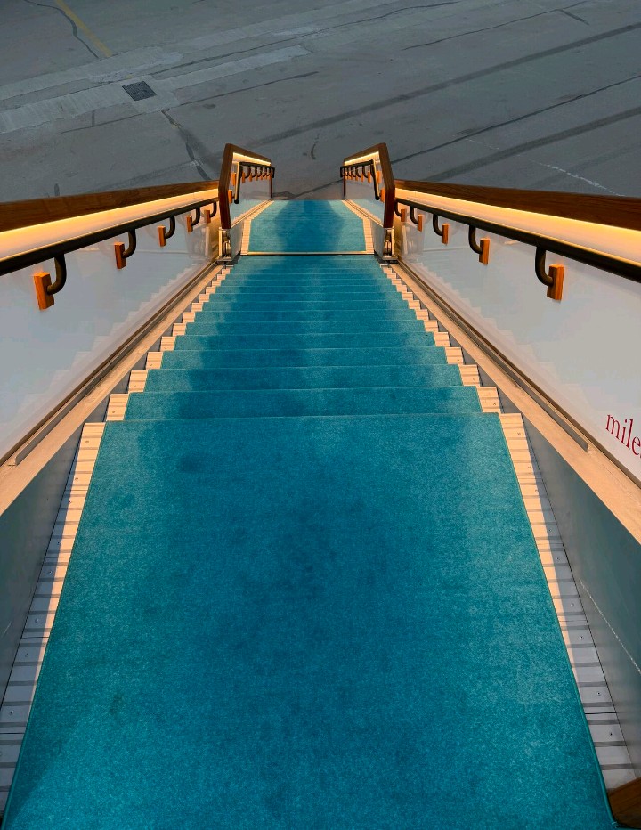 Miles GSE'den Cumhurbaşkanlığı'na özel üretilen ilk vip yolcu merdiveni teslim edildi 1 Screenshot 20260703 1927092