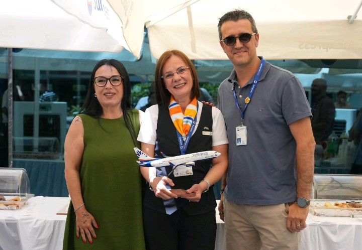 SunExpress'in Kıdemli Kabin Amiri Elif Saniye Çetin emekliye ayrıldı 1 Screenshot 20260704 1106042