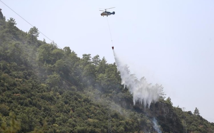 Göcek'teki orman yangınına 14 helikopter ve 5 uçakla müdahale sürüyor 2 Screenshot 20260722 2041592