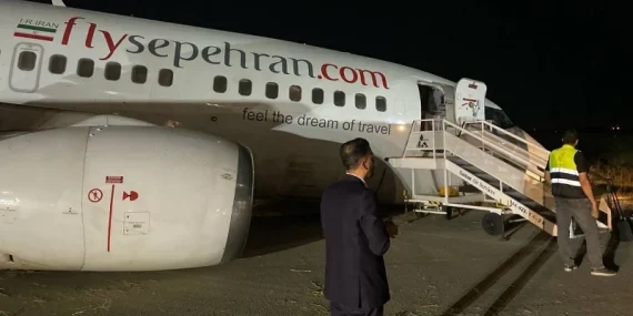 10d893d2-iranda-tahran-meshed-seferini-yapan-ucak-meshed-havalimaninda-pistten-cikti