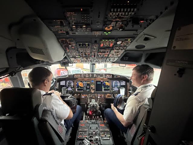737 kokpit