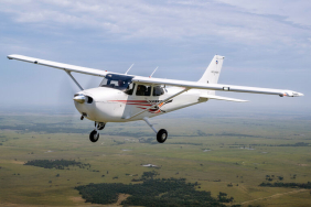 Cessna-172-Skyhawk-25071801-768x512