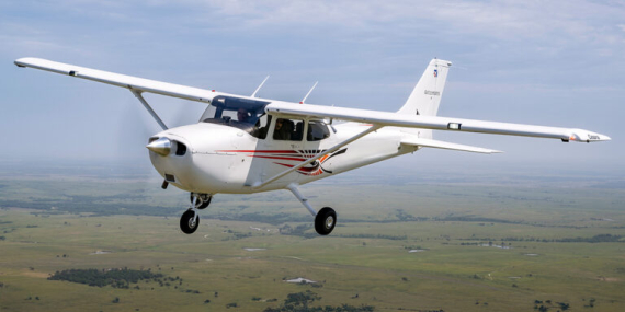 Cessna-172-Skyhawk-25071801-768x512