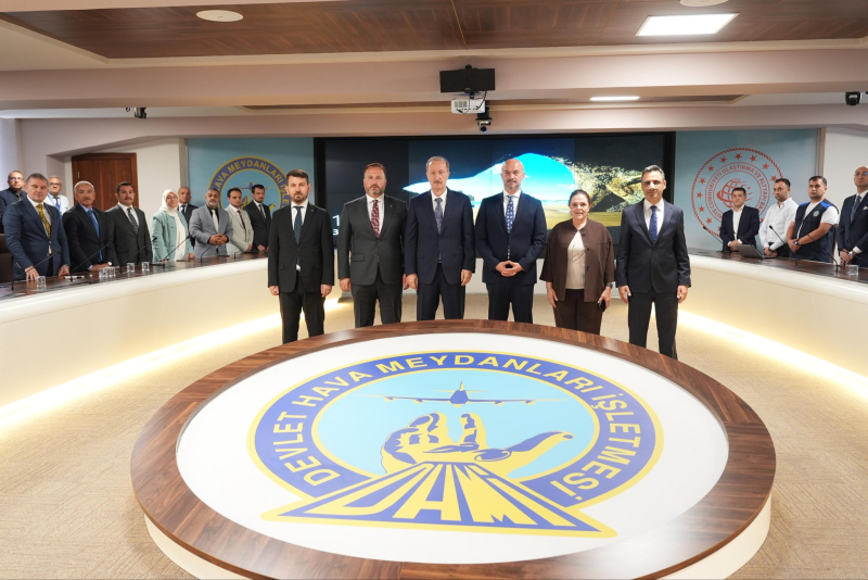 DHMİ’de görev devir teslimi gerçekleştirildi 2 HRDqE9uWoAAFXSr e1788192352747
