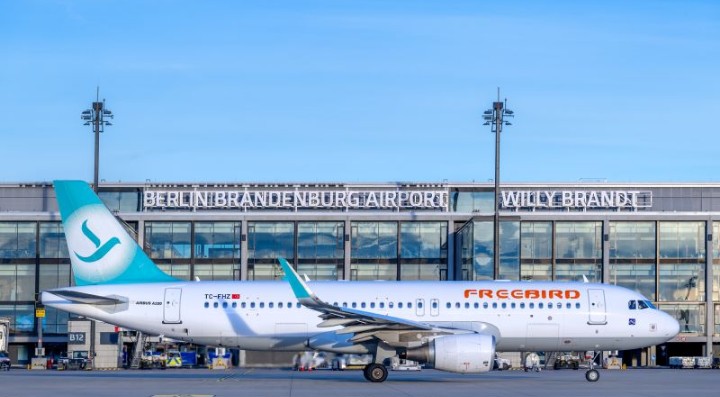 Freebird Airlines'ın 25'inci kuruluş yıl dönümü Berlin Brandenburg Havalimanı'nda kutlandı 1 Screenshot 20260804 1911512