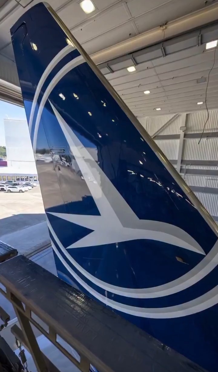 TAROM'un yeni Boeing 737 MAX uçağı "Mircea Lucescu" adını taşıyacak 3 Screenshot 20260810 1848222