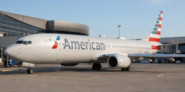 american-airlines-shares-nasdaqaal-attention-on-safety-grows-after-dfw-laptop-incident-720x480