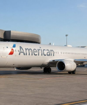 american-airlines-shares-nasdaqaal-attention-on-safety-grows-after-dfw-laptop-incident-720x480