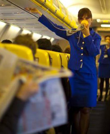 assistente-volo-ryanair-591992