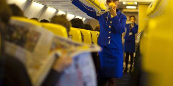 assistente-volo-ryanair-591992