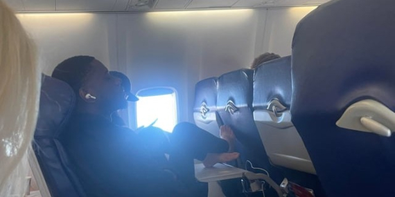 beyond-grossed-out-on-my-flight-v0-6ioo027xkygh1~2