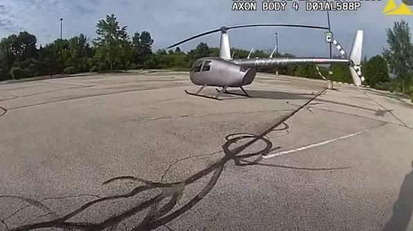 Wisconsin'de 69 yaşındaki adam alışveriş için helikopterle otoparka indi 1 images