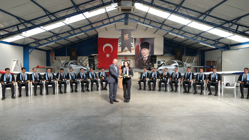 Ayjet ve THY iş birliğinde 18 pilot adayı daha mezun oldu 1 DSCF4533 scaled e1790689160354