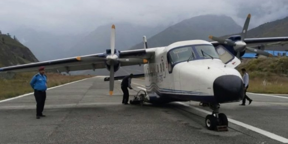 Nepal’de Sita Air uçağının inişi sırasında sağ arka tekerleği koptu