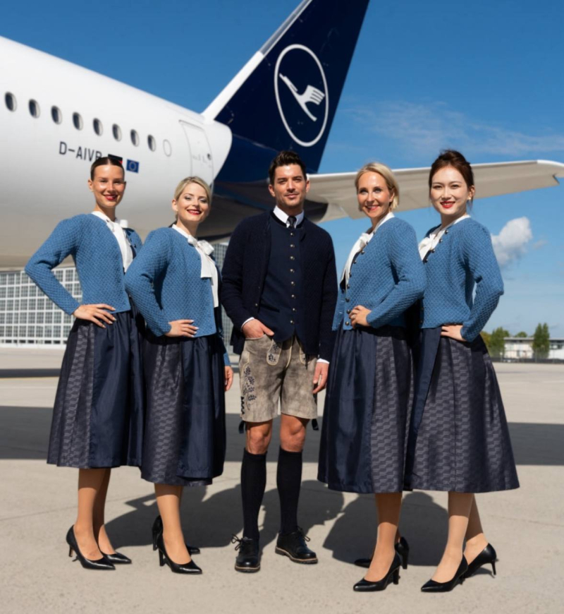 Lufthansa kabin ekipleri Oktoberfest için özel tasarım üniformalarını giydi 2 IMG 20260922 205011 523 e1790099771198