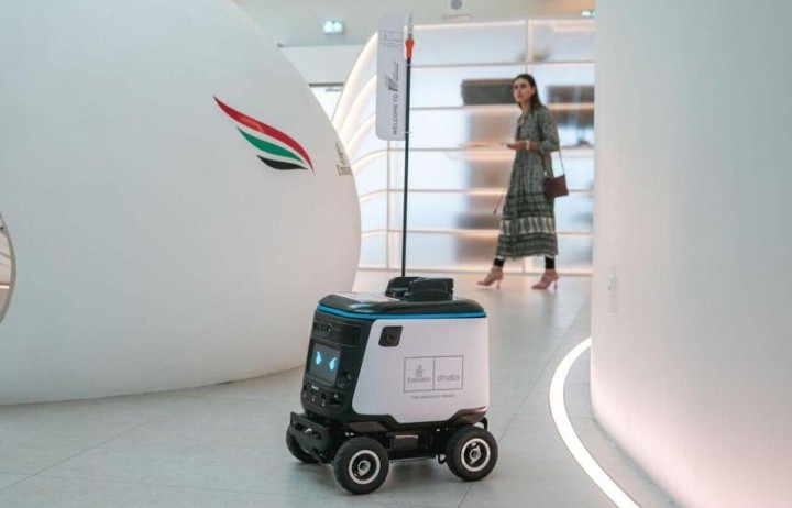 Emirates otonom robotlarla check-in ve bagaj işlemlerini otomatikleştirecek 1 Screenshot 20260923 1513032