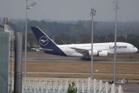 44590943-airbus-380-800-3U70