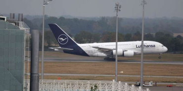 44590943-airbus-380-800-3U70