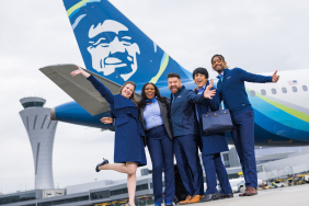 Alaska-Airlines-crew
