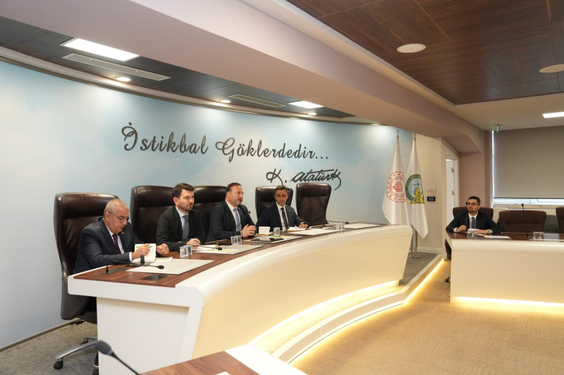 DHMİ havalimanlarındaki operasyonel süreçleri ve devam eden projeleri değerlendirdi 2 HVAyKwrXgAAZh5m e1792438494241