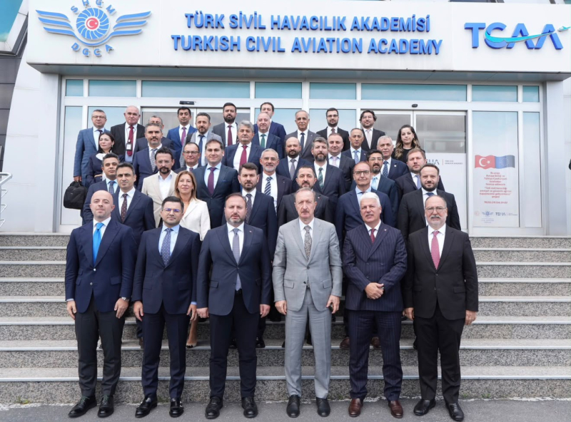 SHGM ve hava yolu şirketleri sektörel değerlendirme toplantısında buluştu 3 IMG 20261005 WA0002 e1791209624127