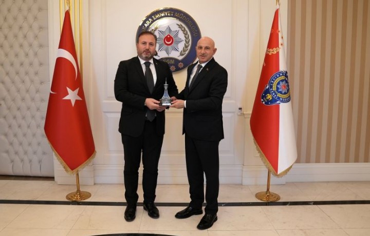 DHMİ Genel Müdürü Çakmak emniyet yetkilileriyle görüştü 2 Screenshot 20261024 1538182