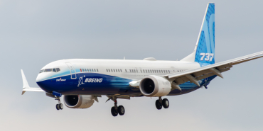 boeing-737-max-10-1g002-landing-fia-2022